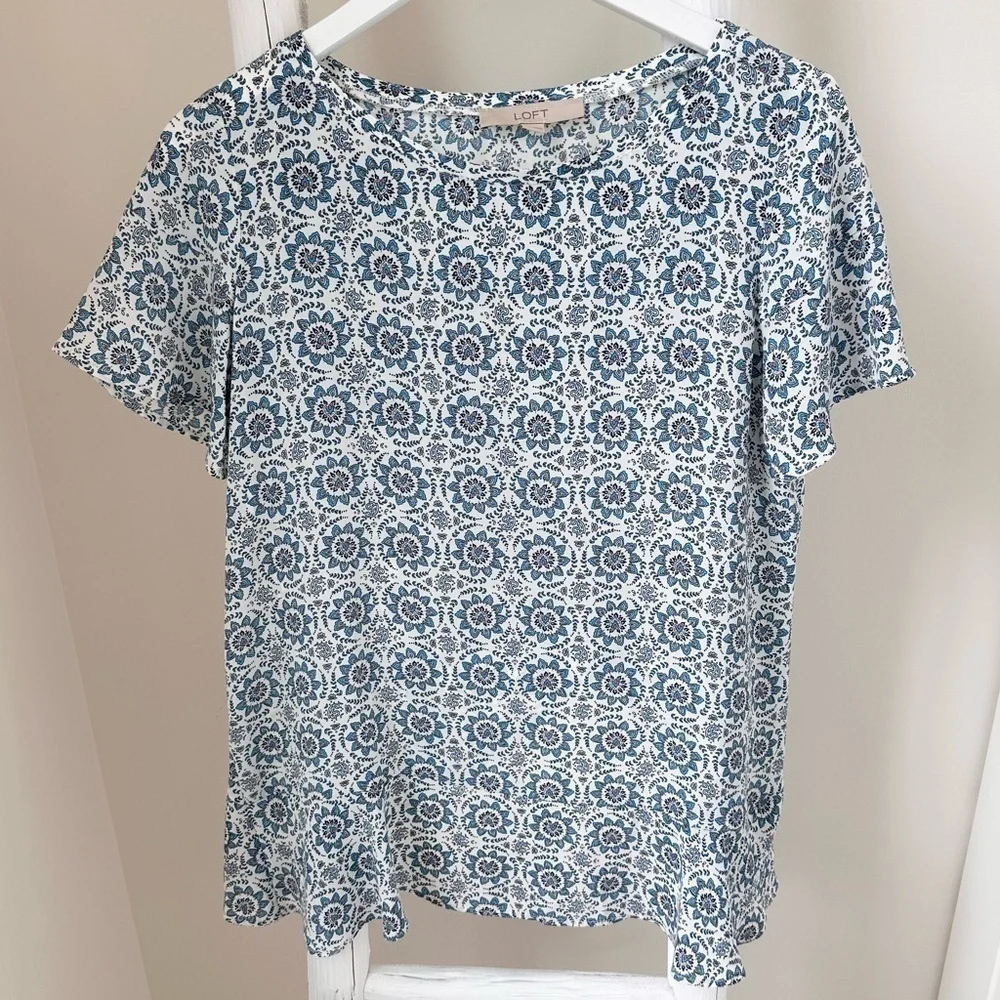 Loft Short Sleeve Medallion Design Blouse Size XS - Picture 1 of 13